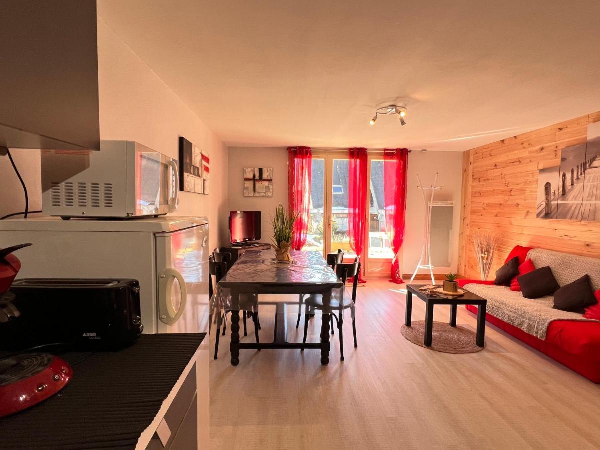 T2 Ensoleille. Terrasse Et Vaste Jardin Commun Lägenhet Cauterets Exteriör bild